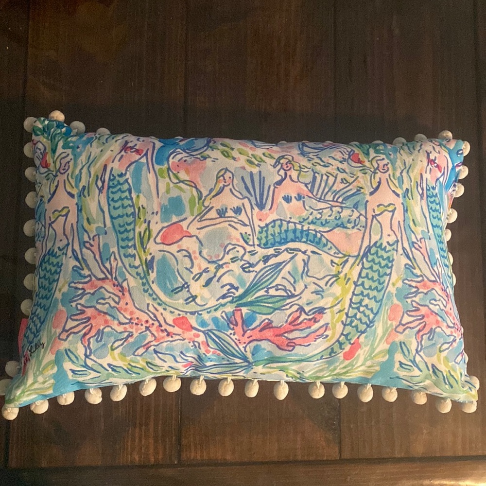 New w/o tags Lilly Pulitzer pillow!!!!